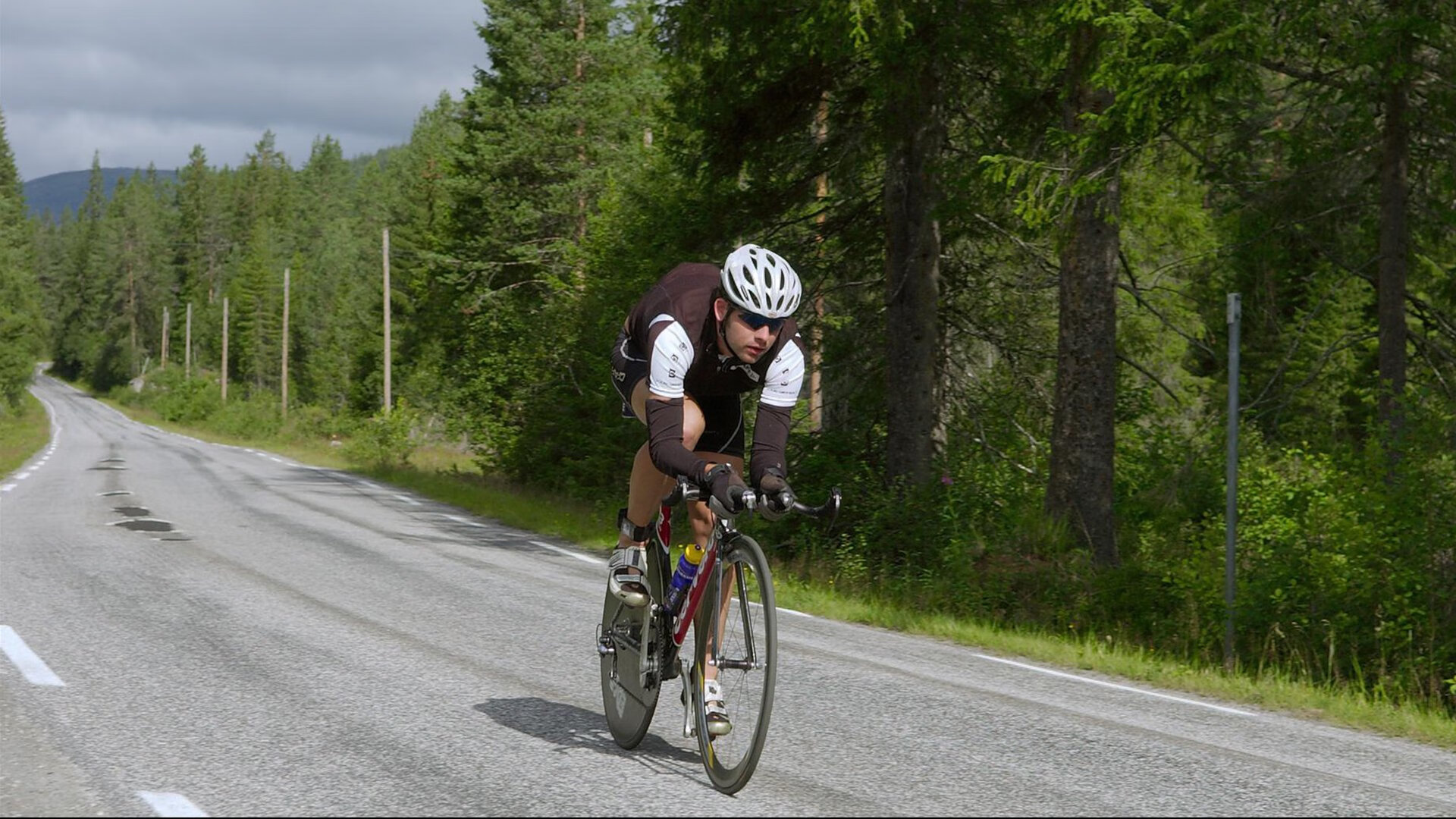 世界拳击国际职业赛总决赛中国拳手表现抢眼，精彩KO换得观众热情